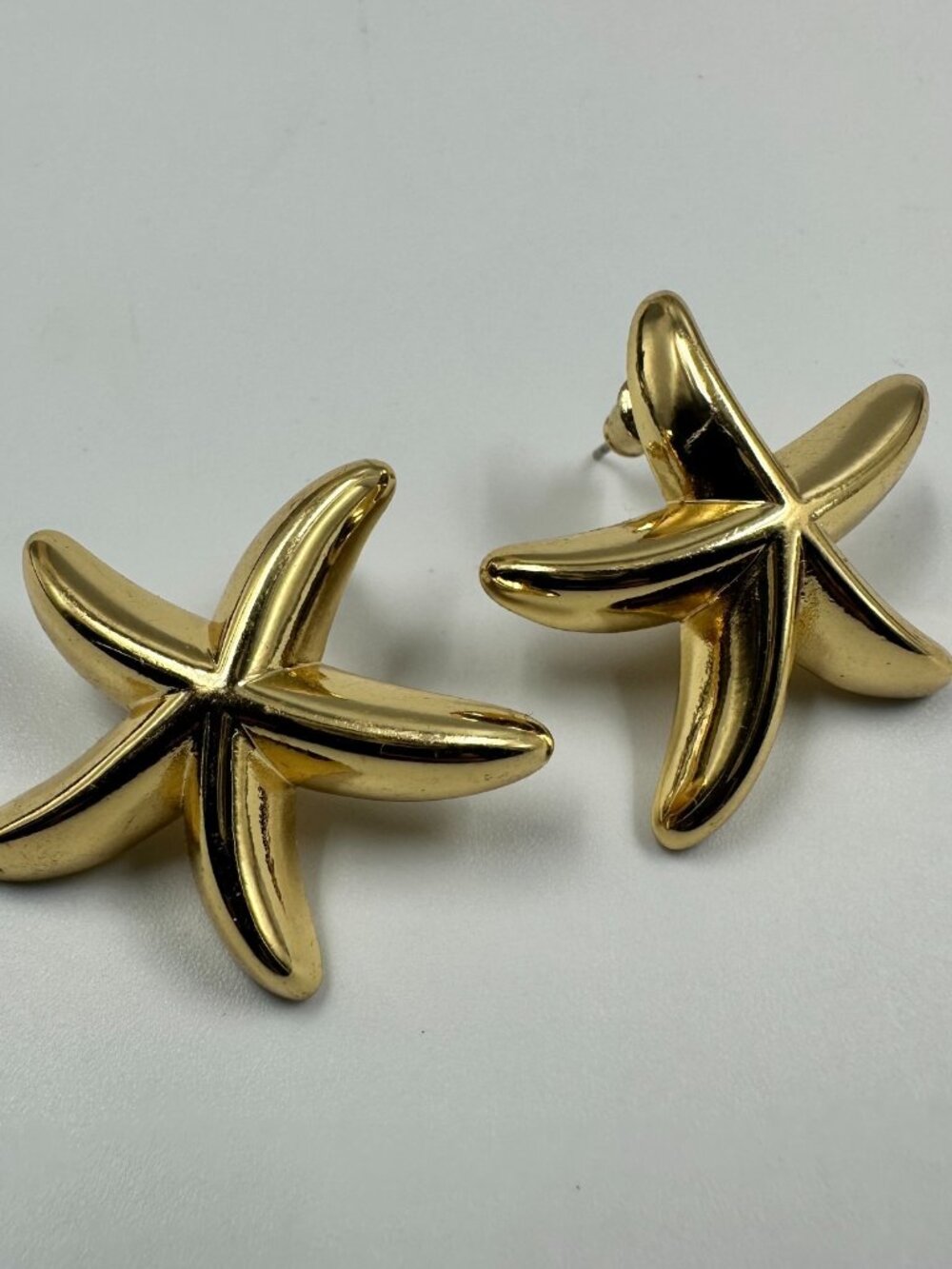 3/$30 Starfish Stud Earrings Gold Tone Pierced Post Nautical Sea Life